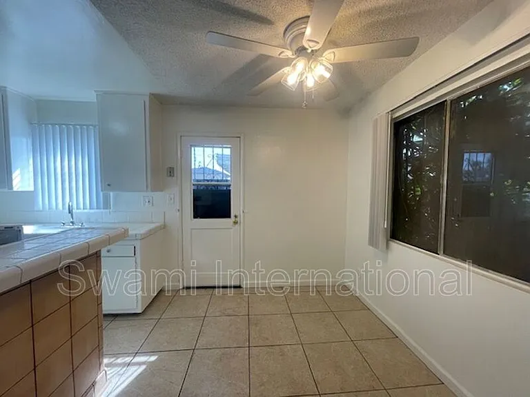 1303 W 107th St — Photo 11