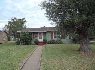 610 E Mesquite Ln, Victoria, TX 77901