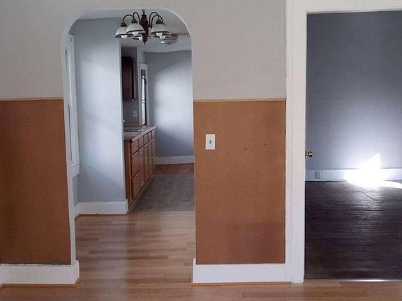 2nd image of 2334 Washington Ave