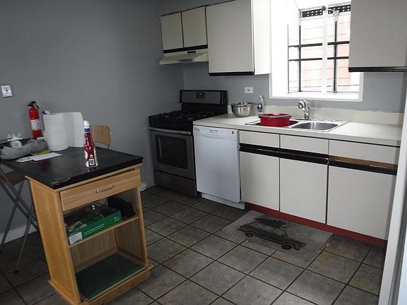 5th image of 107 S Paulina St #2