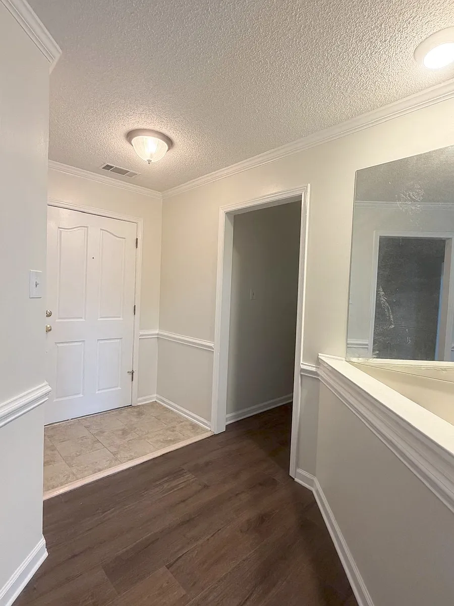 Building Photo - 7472 Hedgington Dr