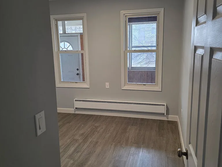 812-814 Bayway #2B — Photo 7