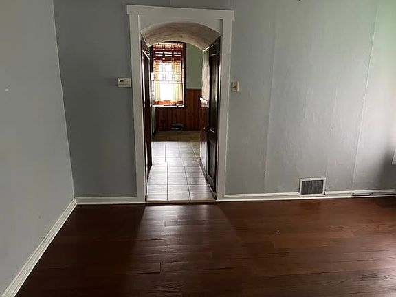 3rd image of 5228-5230 Wilson Ave