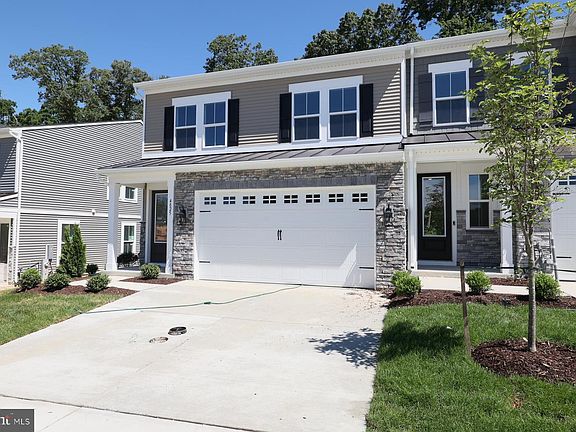 3rd image of 4825 Grandiflora Cir