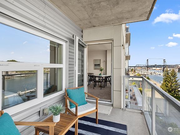 4th image of 1515 Dock Street #618
