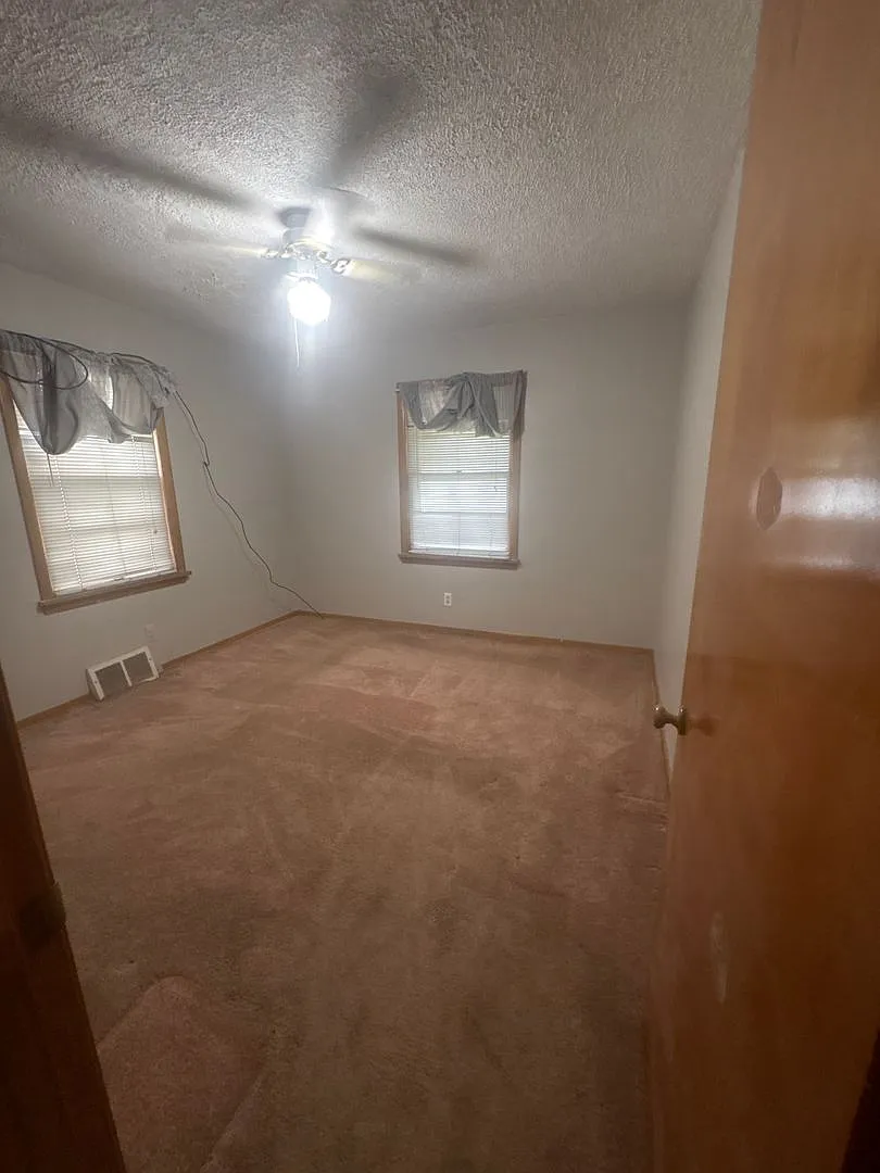 Renovated single family home for rent — Photo 3