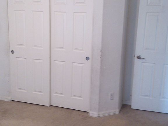 4th image of 548 Newberry Springs Dr