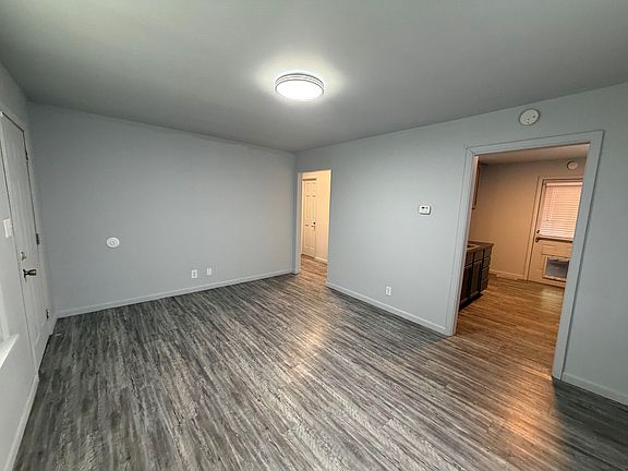 5th image of 404 Avenue A #A