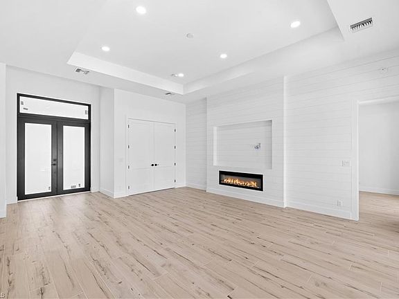 3rd image of 3342 70th AVE NE