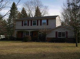 1389 Hampshire Dr, Temperance, MI 48182