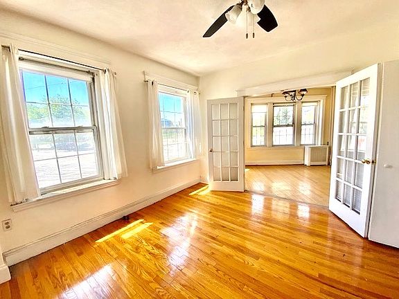 3rd image of 374 Chestnut Hill Ave APT 4A
