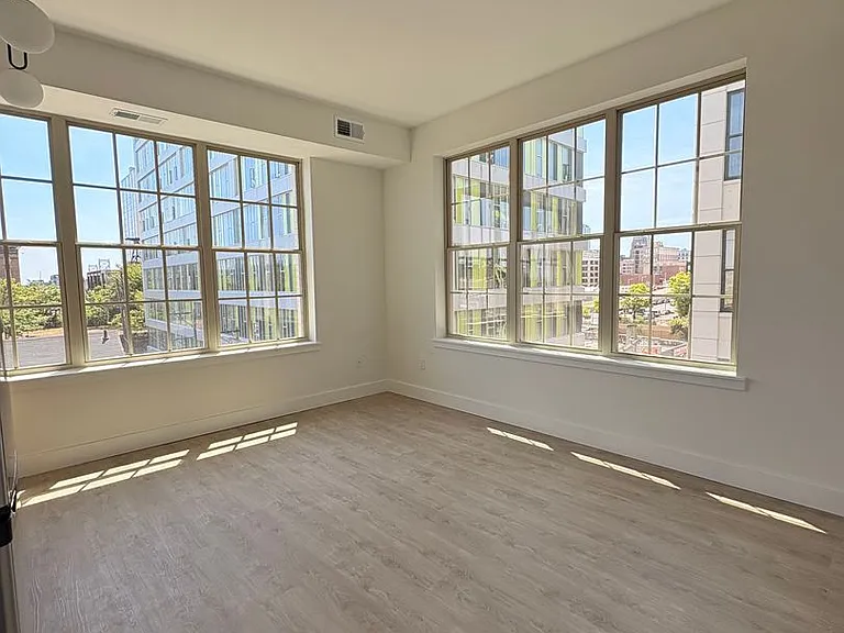 Wood Street Lofts — Photo 33