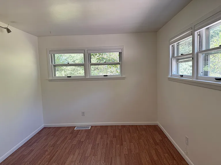 855 Kalmia Ave — Photo 17