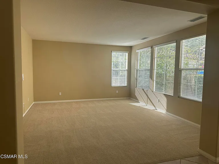 3073 Heavenly Ridge St — Photo 17