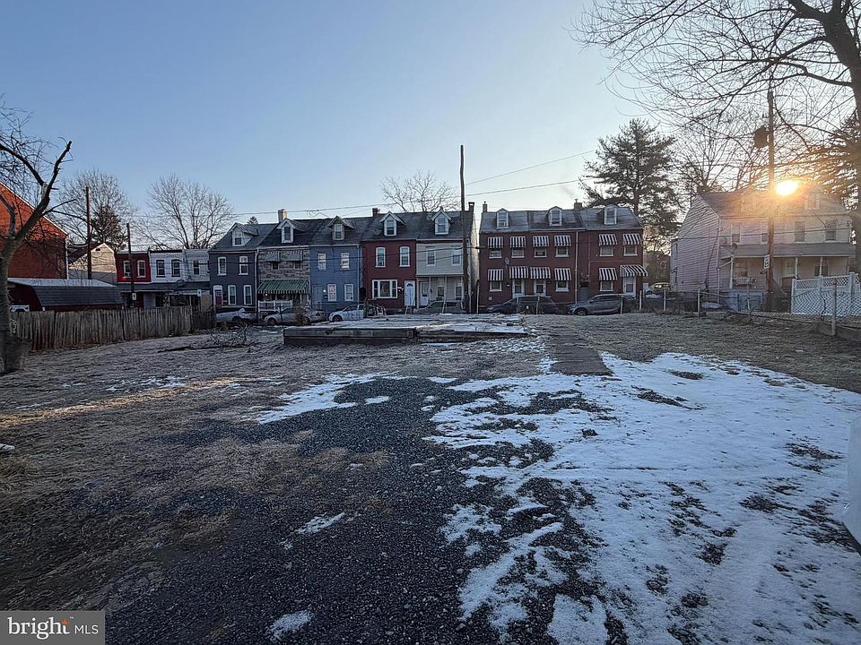 1st image of 522 Beaver St