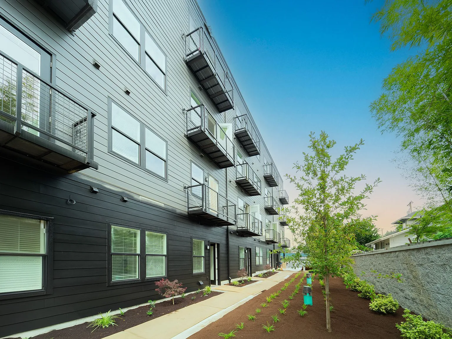 Janie Apartments — Photo 3