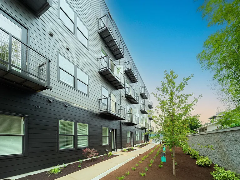 Janie Apartments — Photo 3