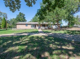 210 Lake Front Dr, Mabank, TX 75156