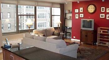 3rd image of 360 W Wellington Ave APT 2D