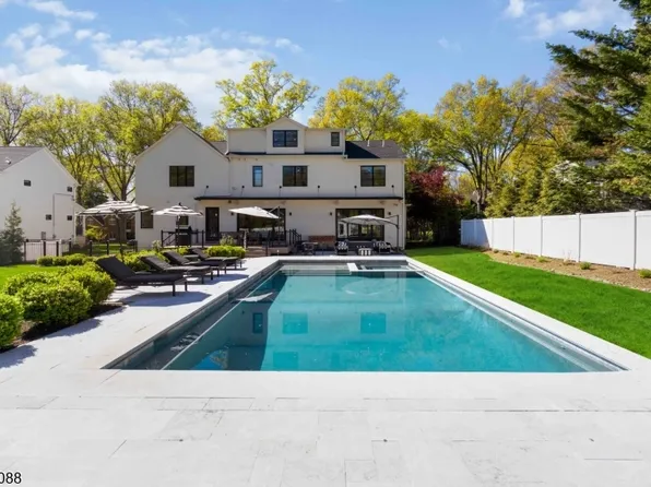 13 Robert Dr, Chatham Twp., NJ 07928