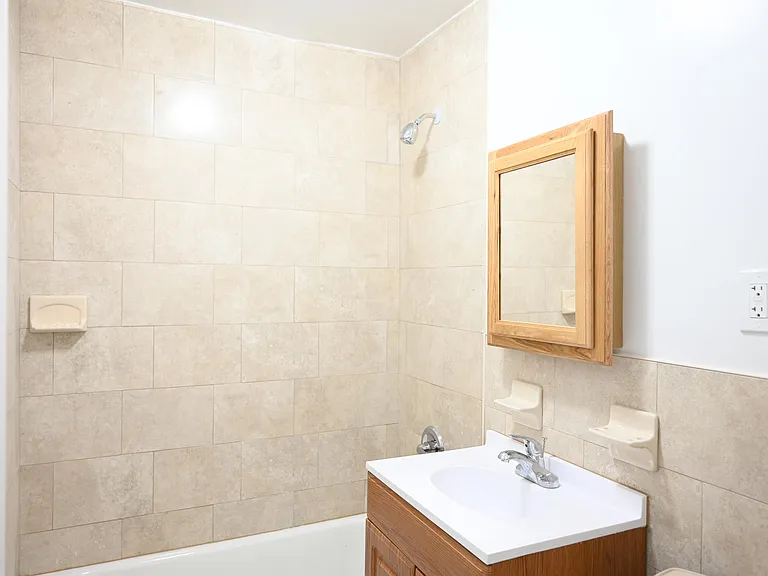 140 Washington St — Photo 15