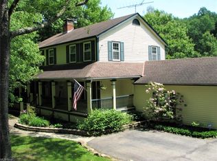 5200 Winchell Rd, Mantua, OH 44255