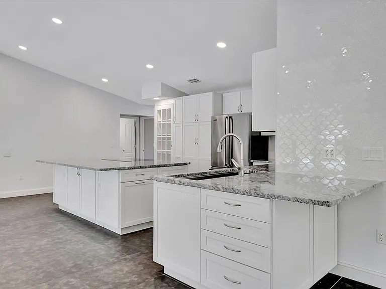 6044 Marella Dr — Photo 14