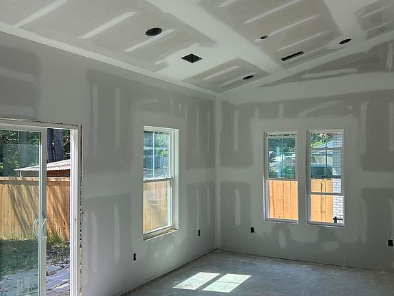 5th image of 1833 Woodland Rd