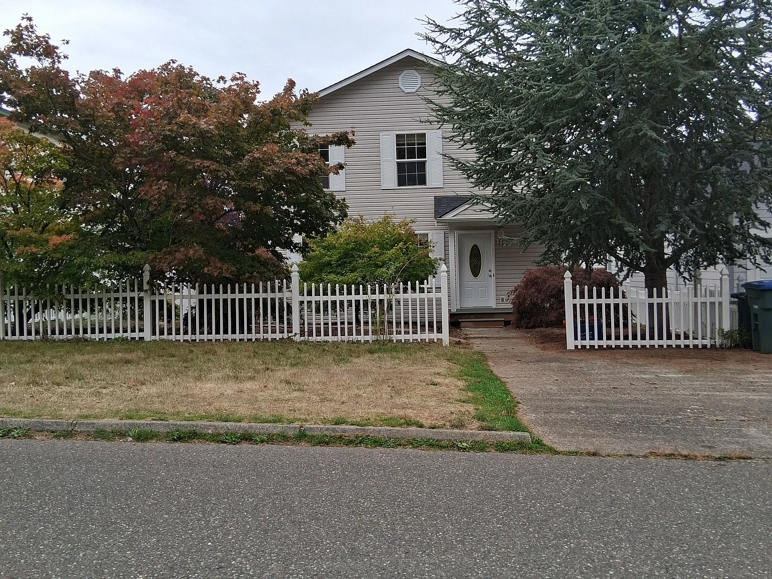 4 bed, 1.5 bath, 1456 sqft, $3,000 — Photo 1