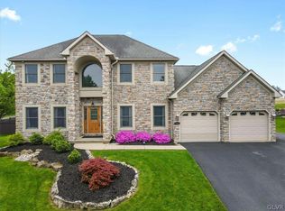 1245 Chipmunk Ln, Easton, PA 18040