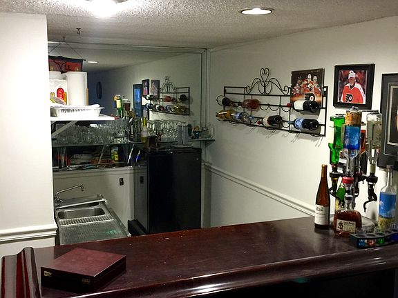 Wet Bar in Family Room