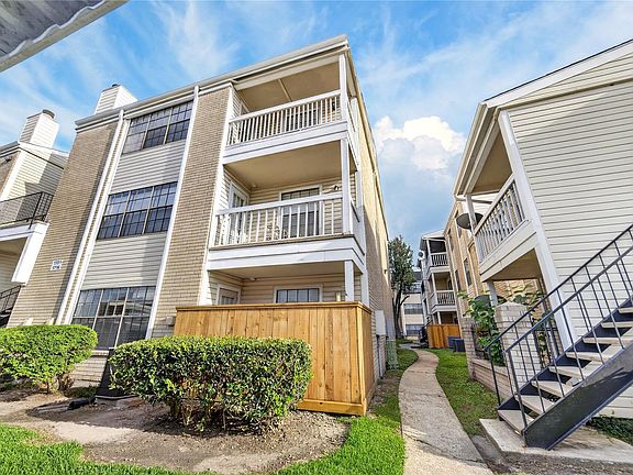 5th image of 2750 Holly Hall St APT 1706
