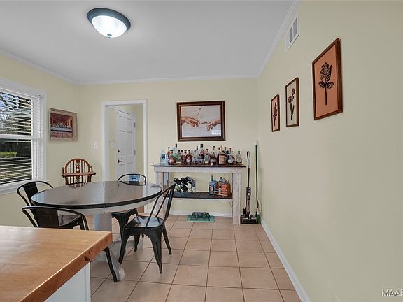 4th image of 1013 Highpoint Rd