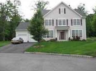 22 Gladstone Ct, Highland Mills, NY 10930