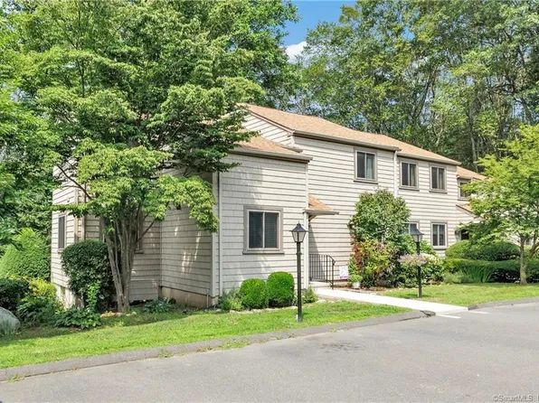 35 Happy Hollow Circle #A, Stratford, CT 06614