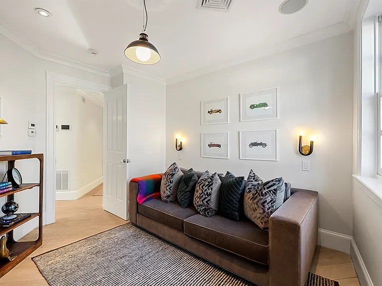 6 W Hill Pl — Photo 14