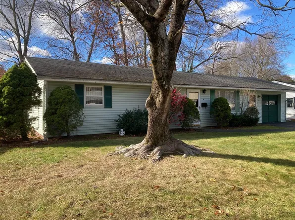 14 McDevitt Rd, Randolph, MA 02368