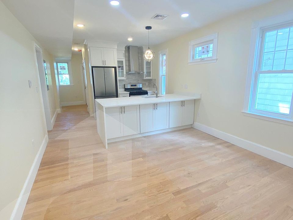 1st image of 32 Putnam Ave #2A