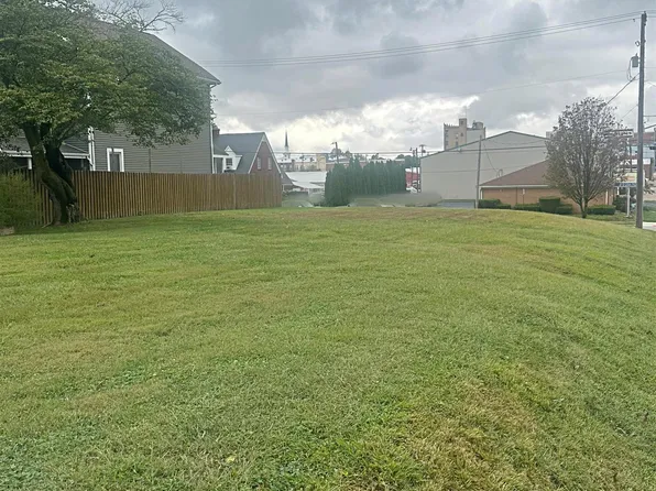 209 E Oak St, Washington, IN 47501