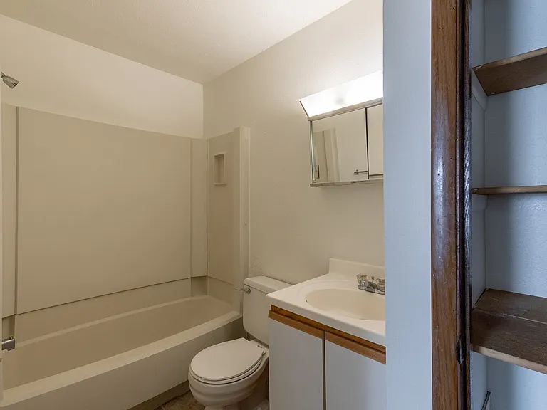 Parkside Apartments — Photo 12