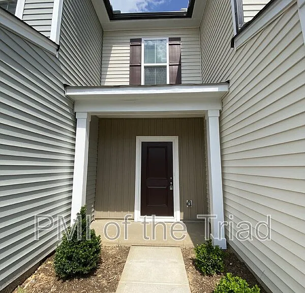 3005 Mackay Pointe Ln — Photo 2