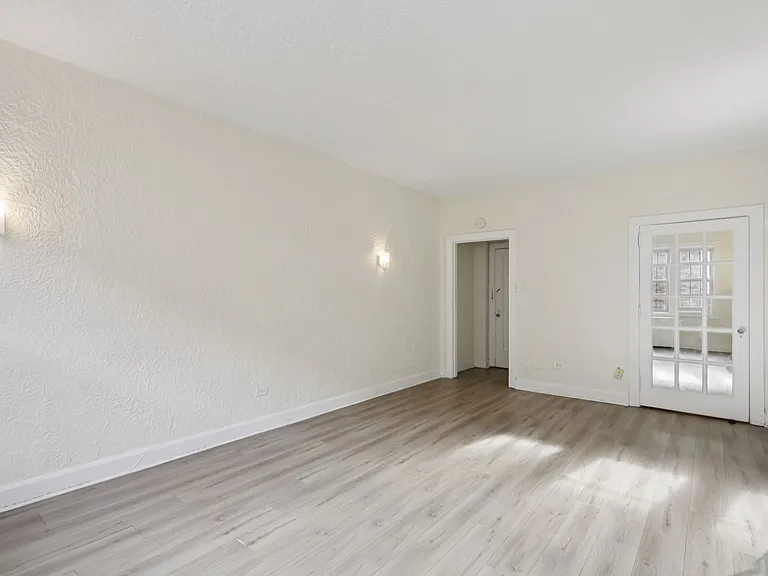 Bayard Manor Apartments — Photo 71