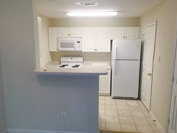 2nd image of 100 Kensington Blvd APT 615-1