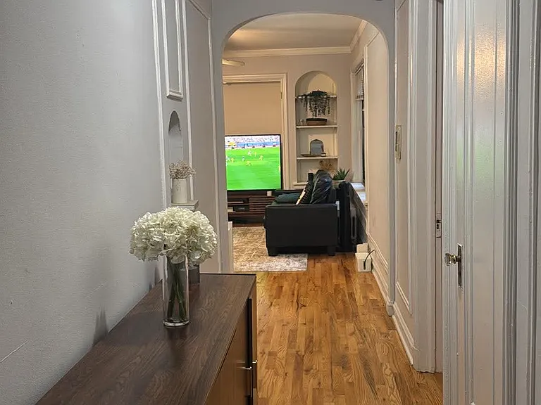 2351 W Wilson Ave #105 — Photo 2