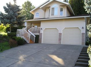 209 W Beacon Hill Dr, Longview, WA