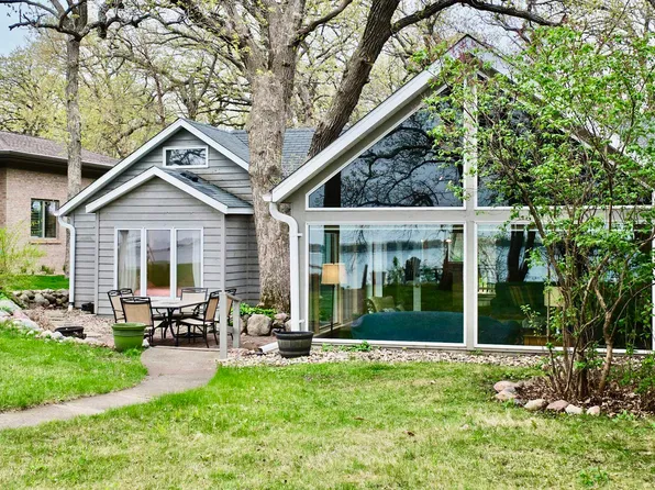 5307 Lake Shore Dr, Okoboji, IA 51355