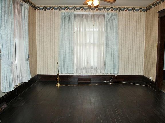 4th image of 383 N Howard Ave