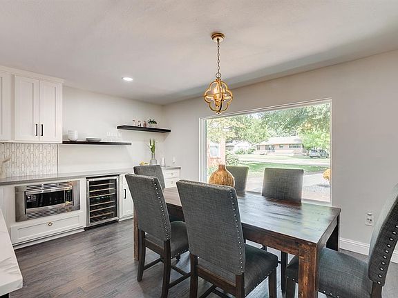 5th image of 733 Parkhurst Dr
