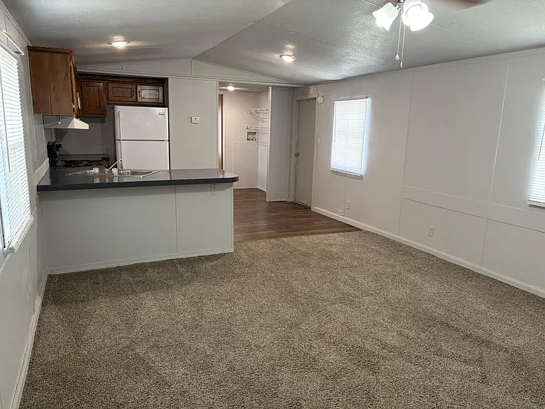 1219 W Choctaw St #16 — Photo 3