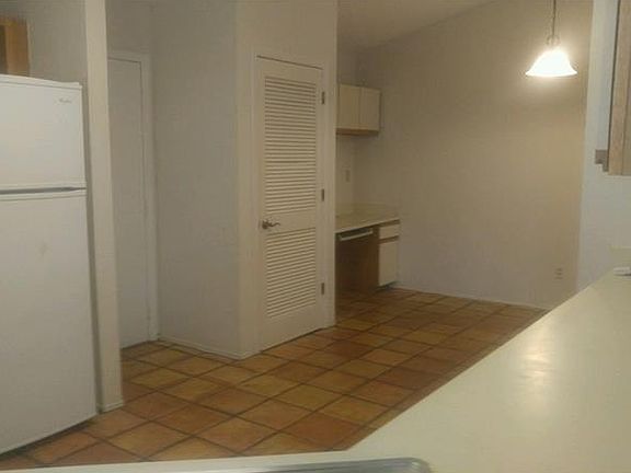 4th image of 626 Berks Ct